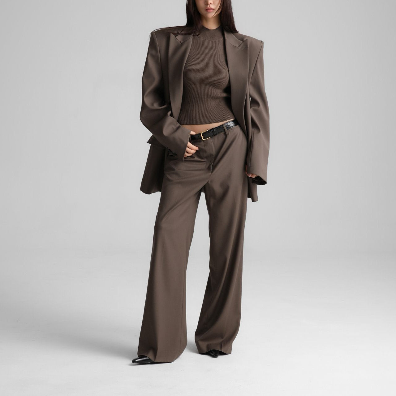 LOW-RISE WIDE TROUSERS